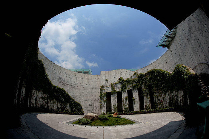 ��ʯɽ���᳡  ��A�ط���ͥ��circular atrium�� ���ߣ�����ر����������������� 