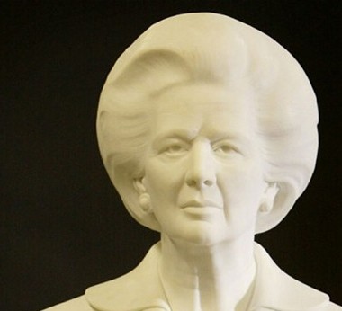 ���������˹(Neil Simmons)�ġ��о��������ж���(Baroness Thatcher) 