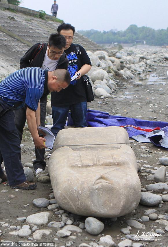 学家蒋永志:石像或是李公庙雕像 无论出土的李冰石像,还是堰工石像