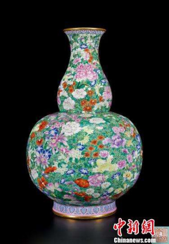 乾隆大花瓶拍出2242.5万 19世纪被盗至英国(图