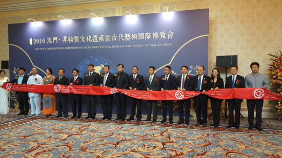 在老古董与手艺中见证历史与生活