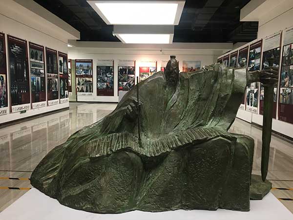 展览现场展出的作品《兵书行—孙子》