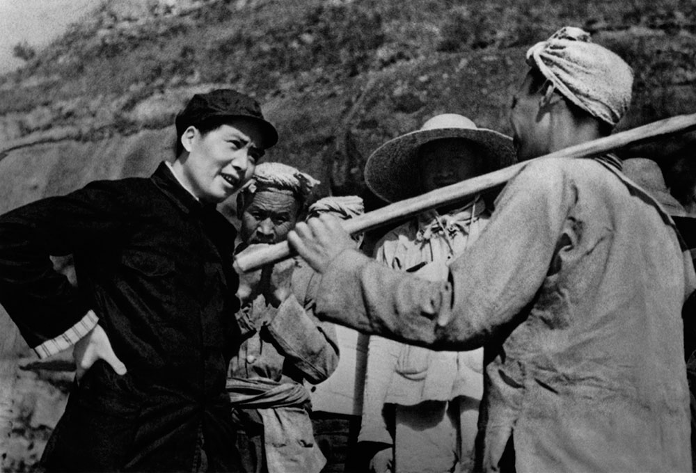毛主席与杨家岭农民谈话，延安 37.3×55cm  1939  艺术微喷  中国美术馆藏