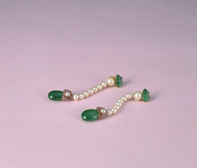  Gold Beaded Emerald Earrings