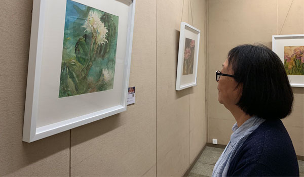 烏密風之女周侎參觀畫展