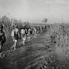 1947年夏，一二九師部涉水向晉魯豫平原進軍 