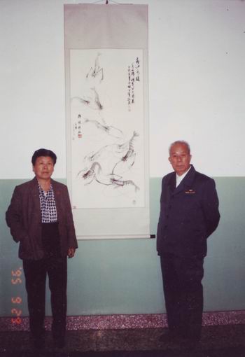 莫文骅中将及夫人并题赠"群虾精品"1995年