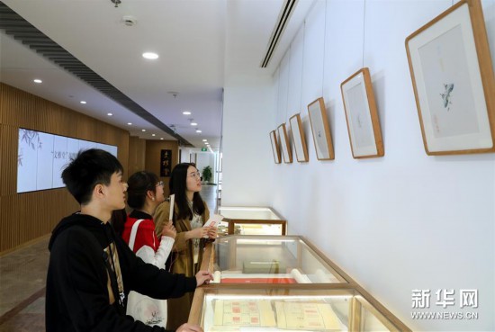 （文化）（8）“國家級非物質文化遺產木版水印藝術作品展”在同濟大學揭幕